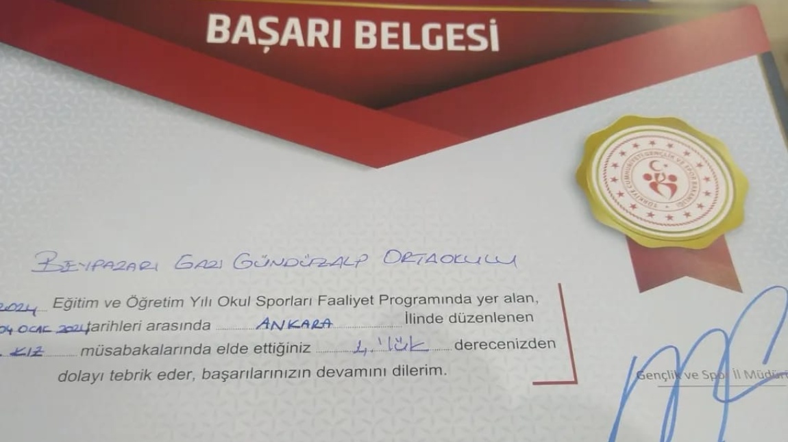 Okulumuz Küçük Kızlar takımımız Ankara Geneli Voleybol Turnuvasında 4. olarak tamamlamıştır.